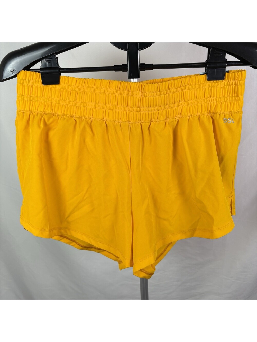 DSG Women High Rise Stride  Short University Short New  Size M (Item 566)